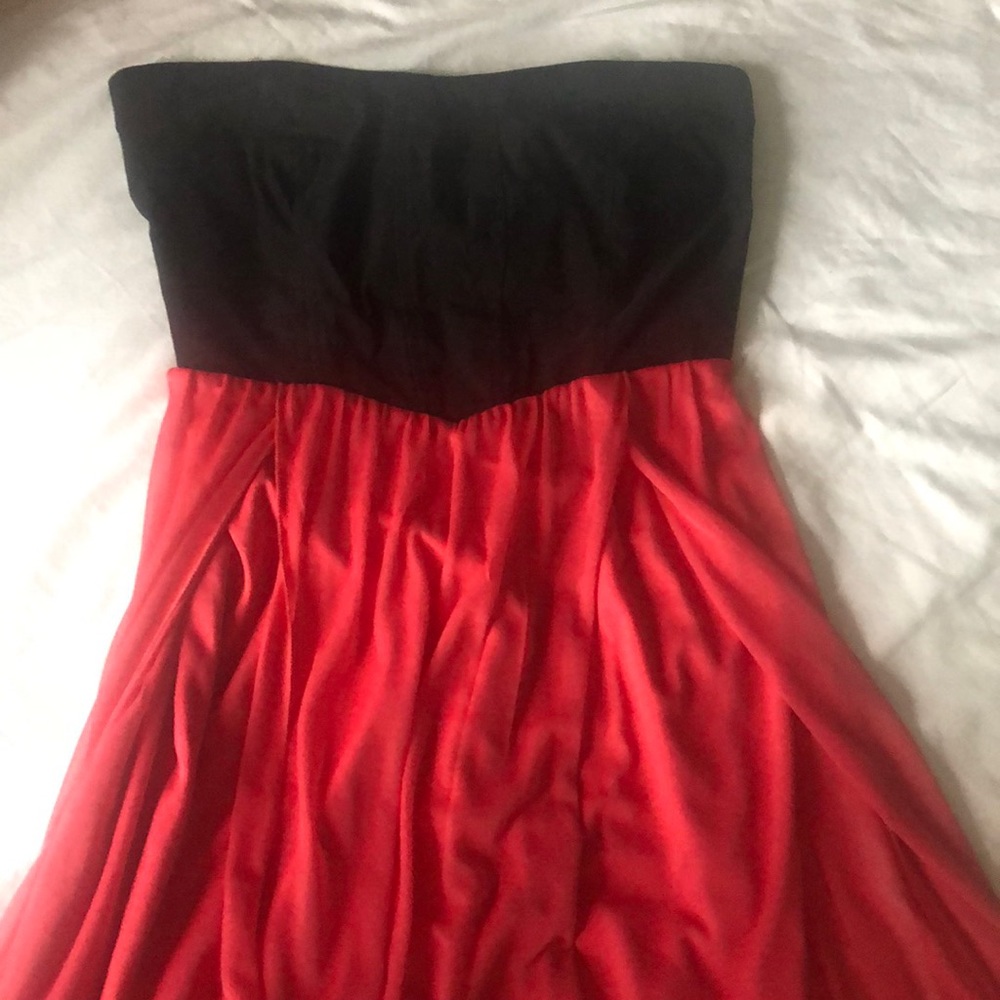 Black and pink sleeveless dress